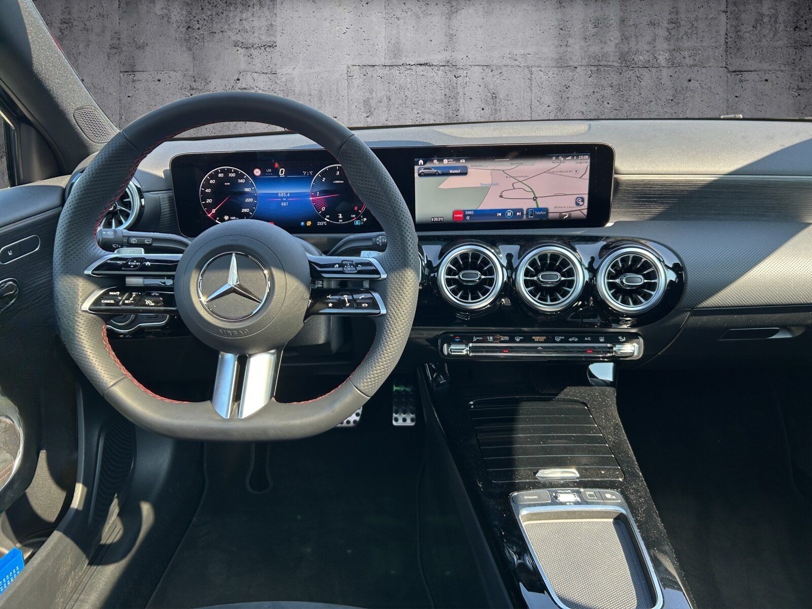 Mercedes-Benz A 200 d AMG+PANO+DISTRO+MEMORY+360°+NIGHT+MLED foto 10