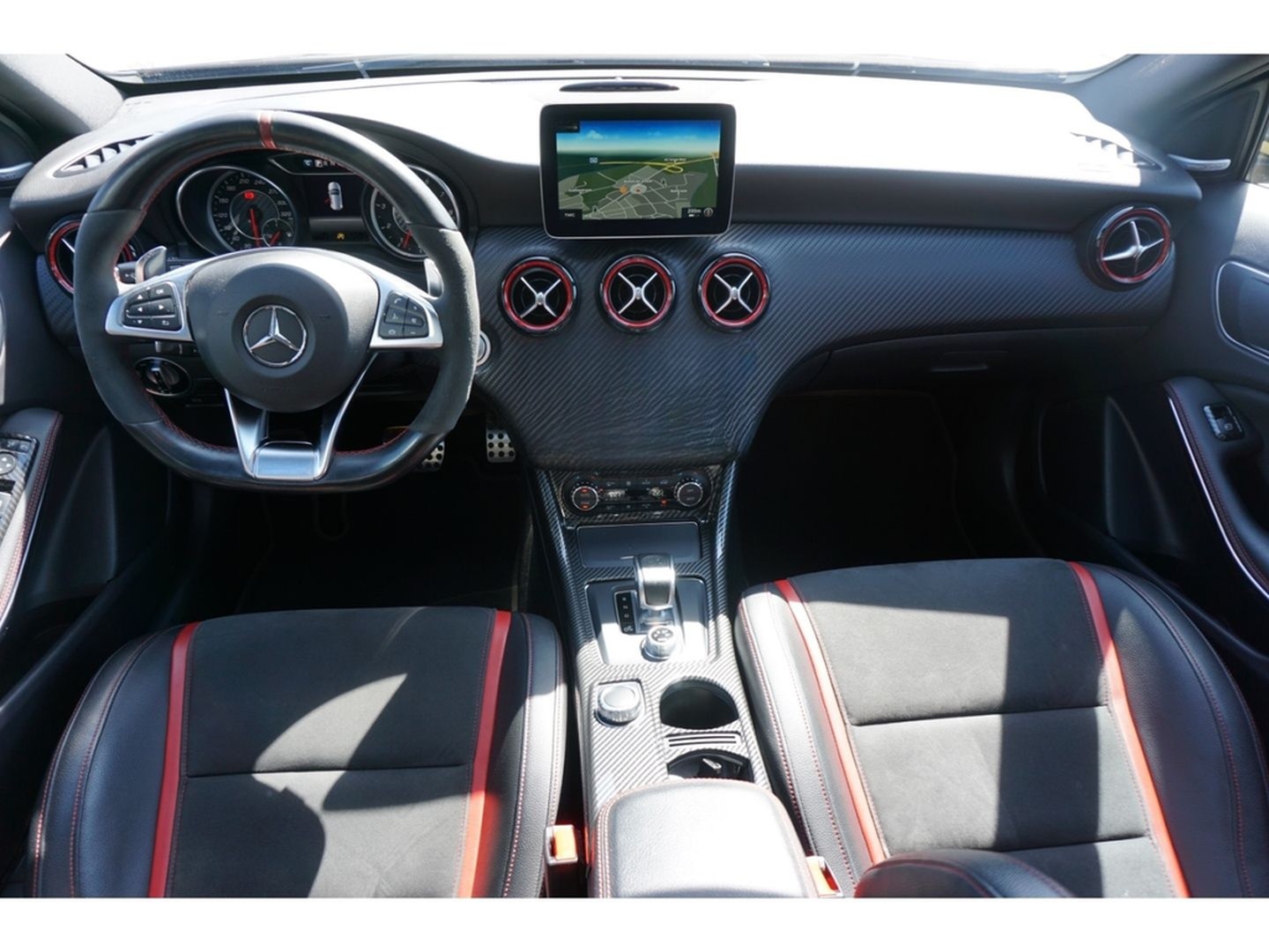 Mercedes-Benz A 45 AMG 4Matic Speedshift Perf.Abgas Pano Navi  foto 4