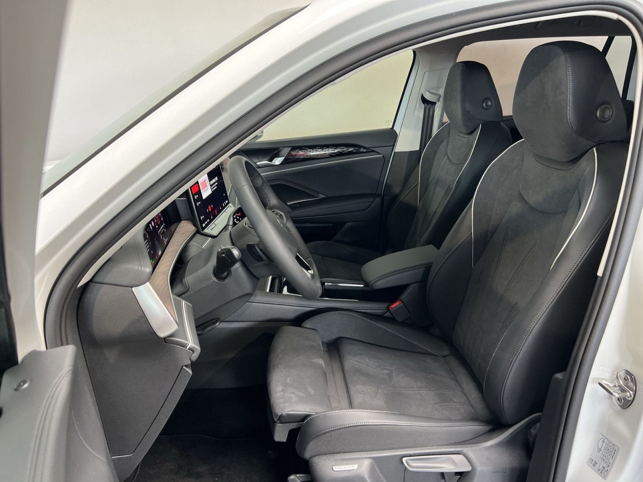 Volkswagen Tayron ELEGANCE 1.5 eTSI DSG AHK 7-SITZER LED foto 6