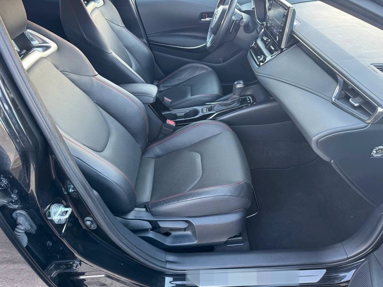 Toyota Corolla Hybrid GR Sport Black Edition foto 14