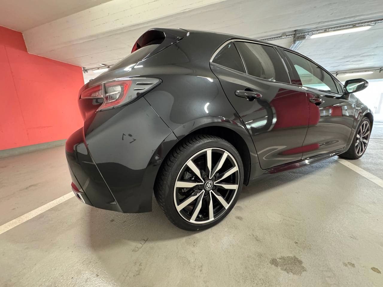 Toyota Corolla Hybrid GR Sport Black Edition foto 6