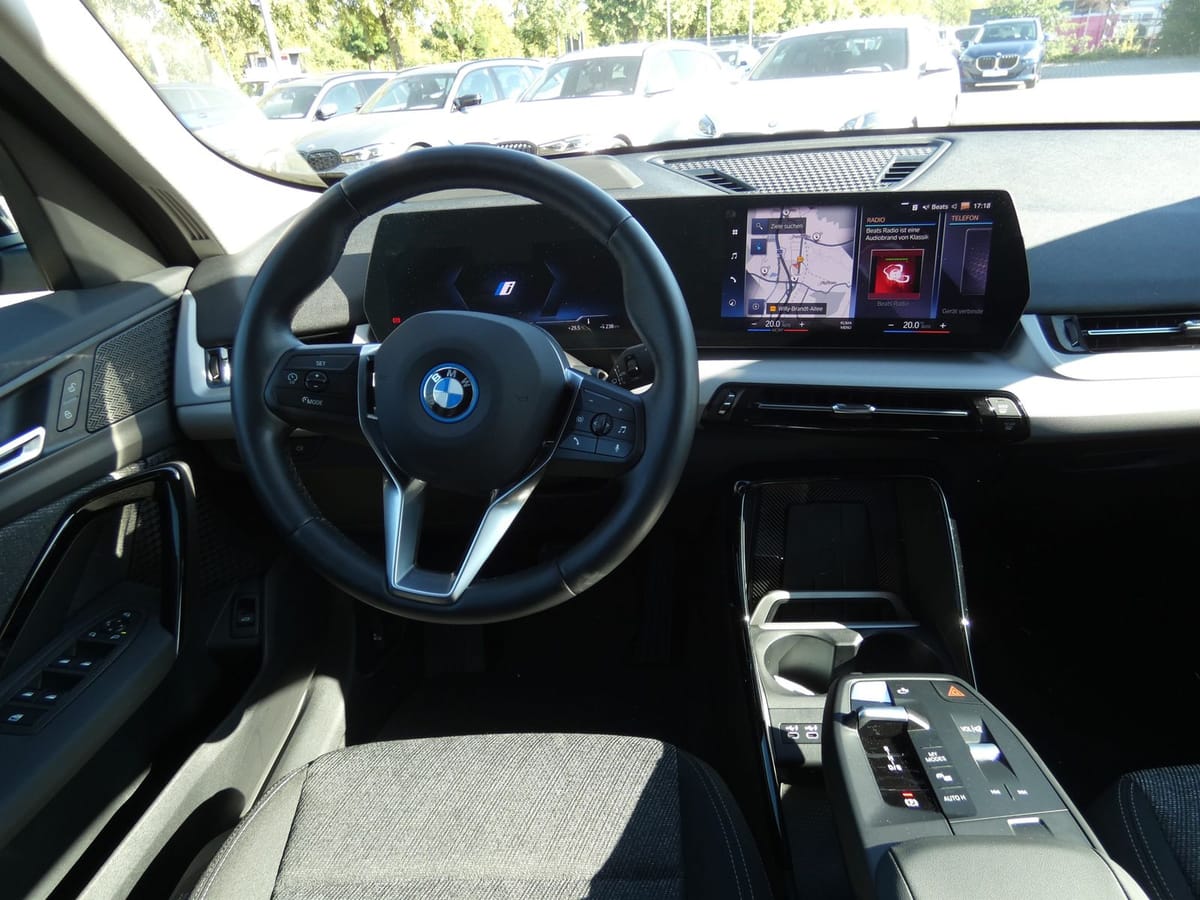 BMW iX1 xDrive30 Impressive Head-Up+StHz+StKlima+SHZ foto 11