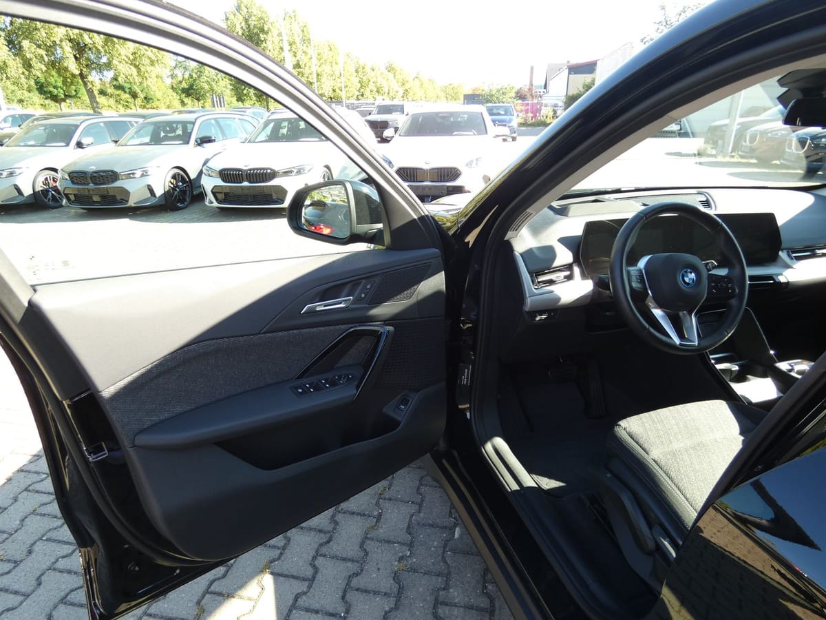BMW iX1 xDrive30 Impressive Head-Up+StHz+StKlima+SHZ foto 14