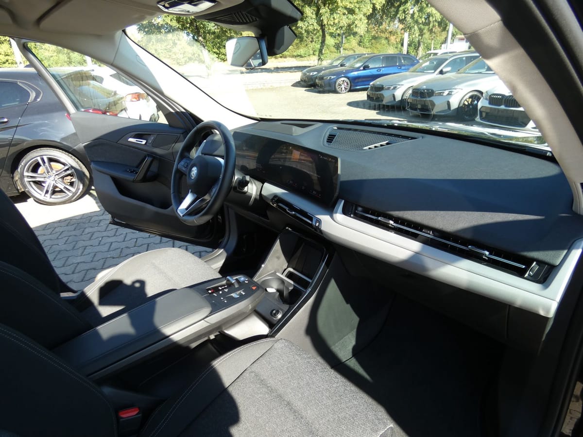 BMW iX1 xDrive30 Impressive Head-Up+StHz+StKlima+SHZ foto 15