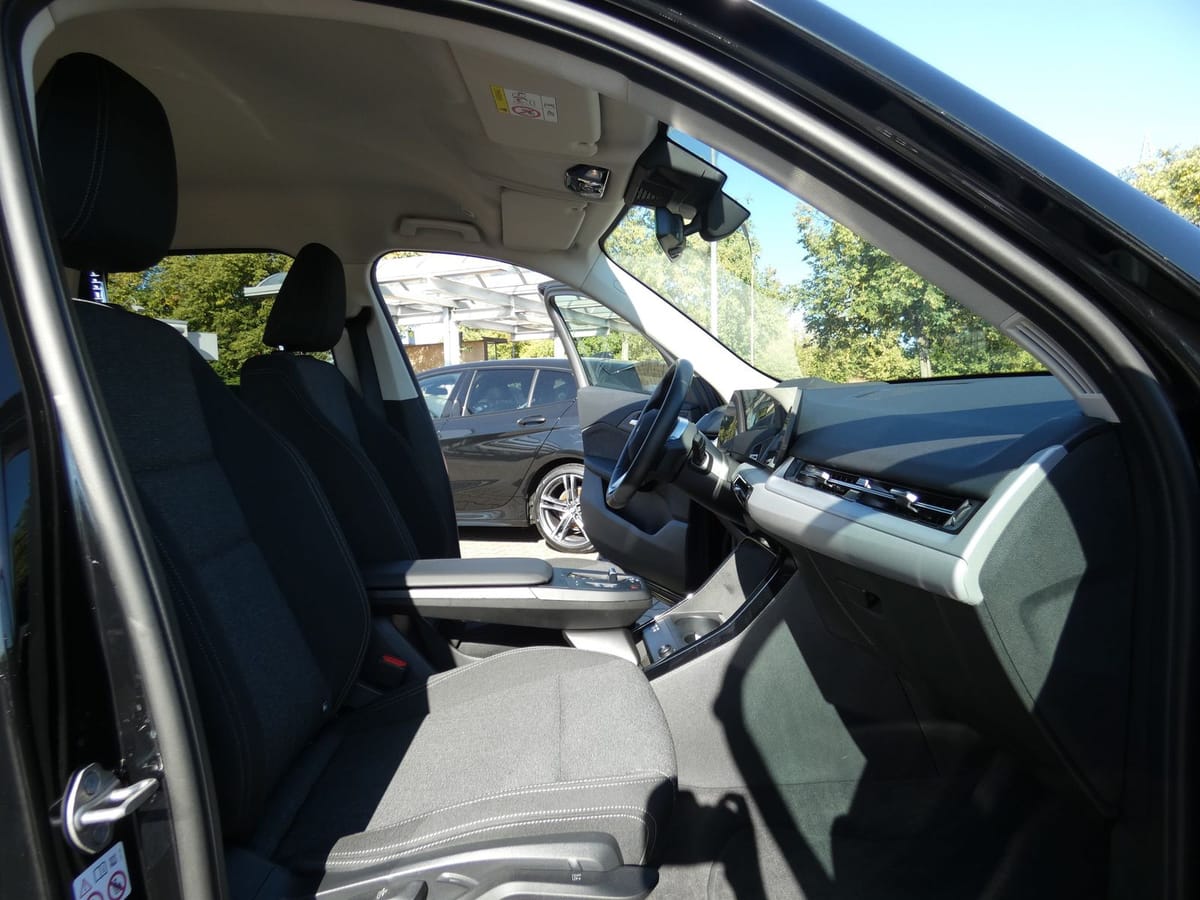 BMW iX1 xDrive30 Impressive Head-Up+StHz+StKlima+SHZ foto 16