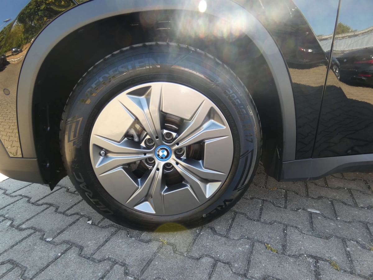 BMW iX1 xDrive30 Impressive Head-Up+StHz+StKlima+SHZ foto 24