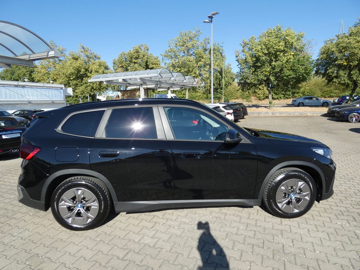 BMW iX1 xDrive30 Impressive Head-Up+StHz+StKlima+SHZ foto 4