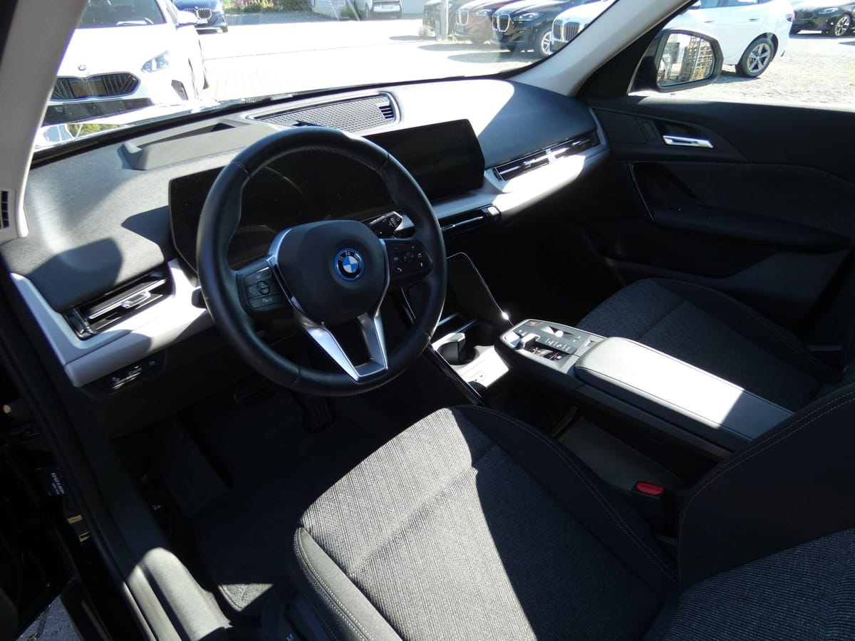 BMW iX1 xDrive30 Impressive Head-Up+StHz+StKlima+SHZ foto 10