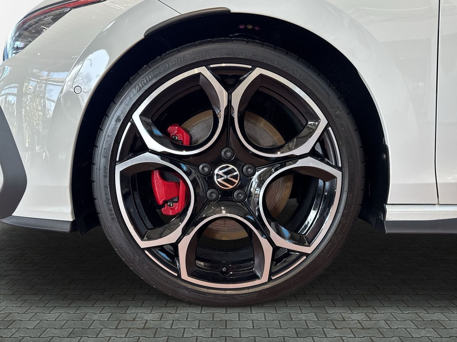 Volkswagen Golf GTI 2,0 l TSI OPF 195 kW (265 PS) 7-Gang-Do foto 6