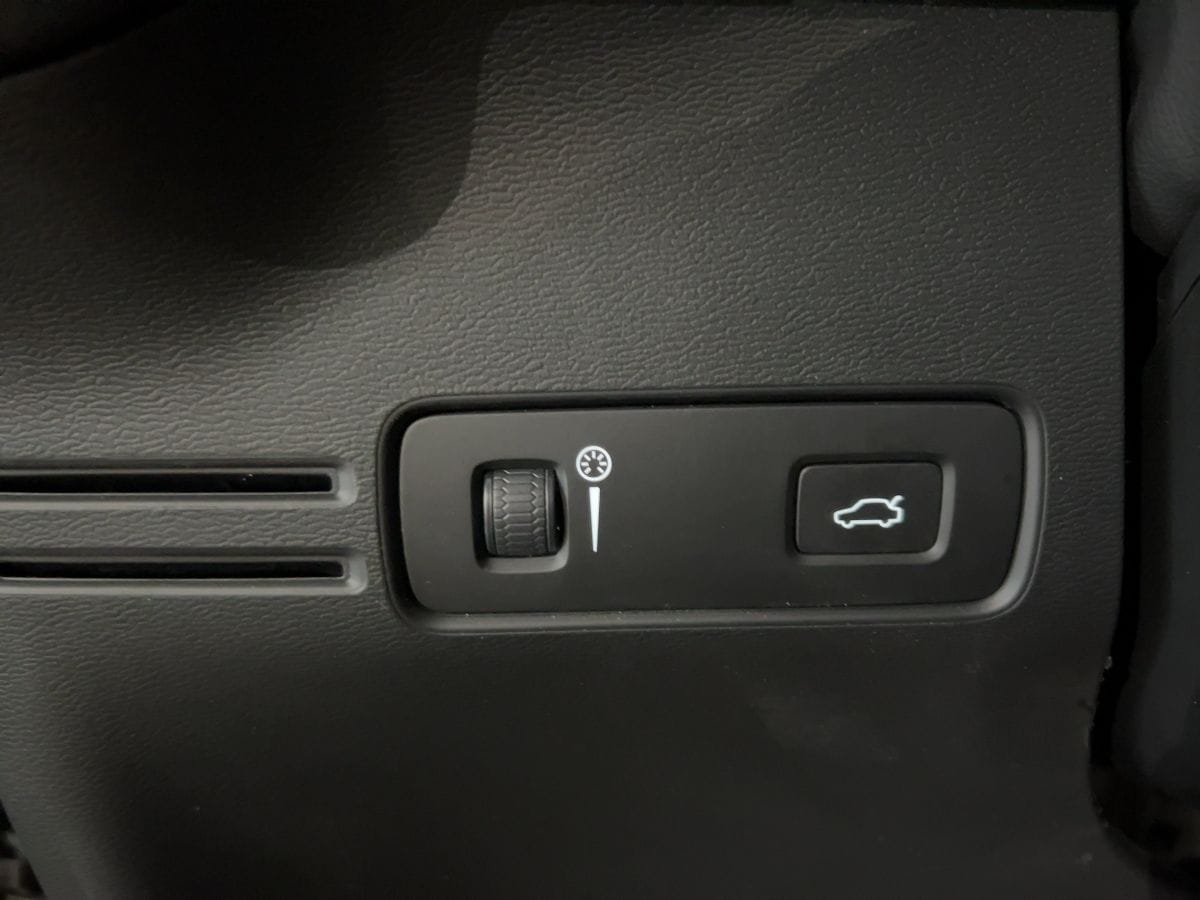 Volvo XC40 T5 AWD R-Design Apple CarPlay SHZ AHK PDC S foto 17