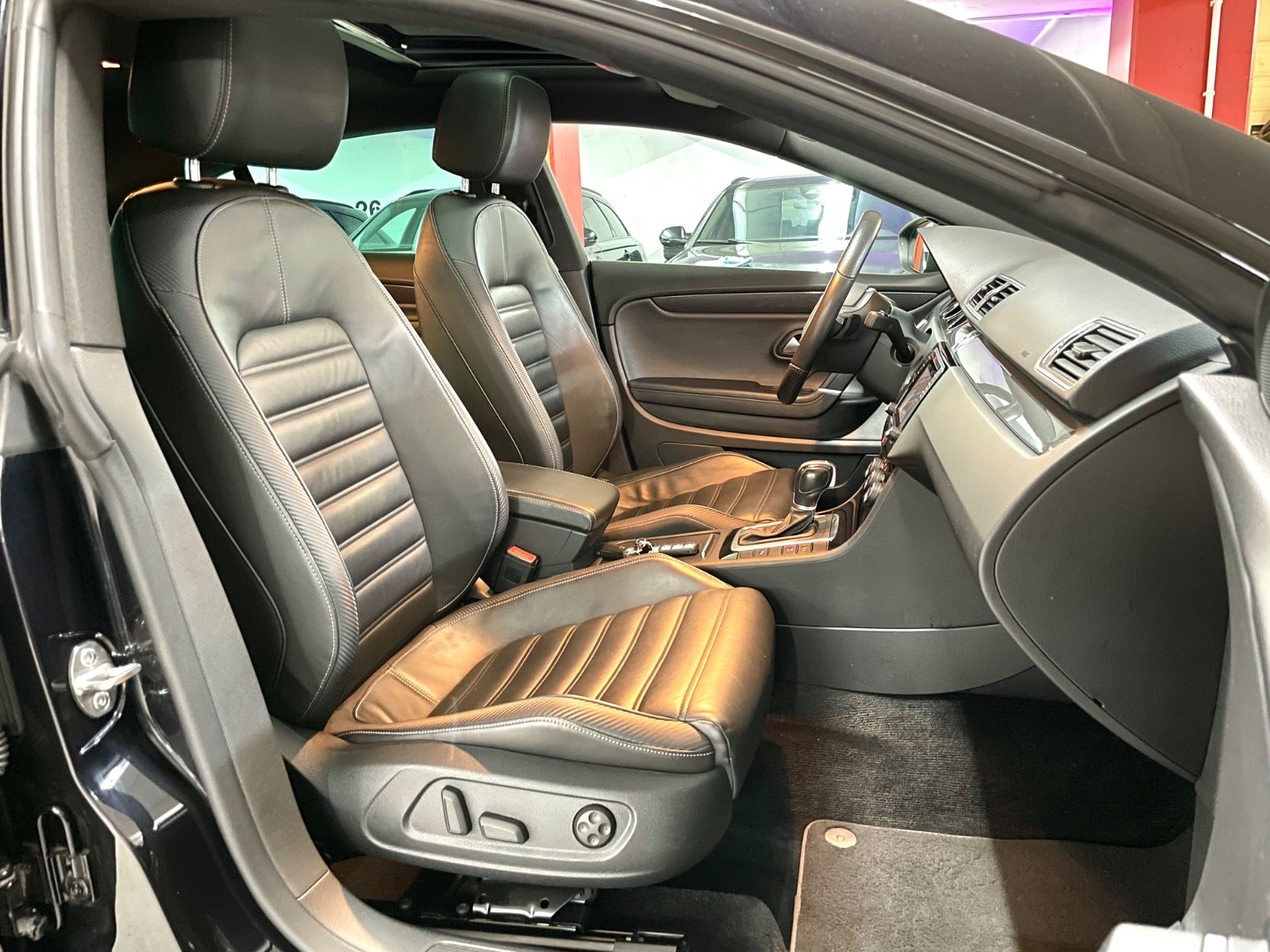 Volkswagen Passat CC 2.0 TDI Dynamic Black BMT R Line Pano foto 14