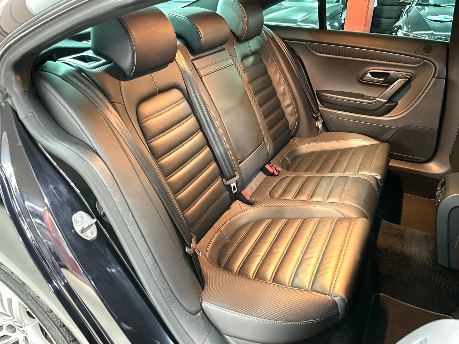 Volkswagen Passat CC 2.0 TDI Dynamic Black BMT R Line Pano foto 16