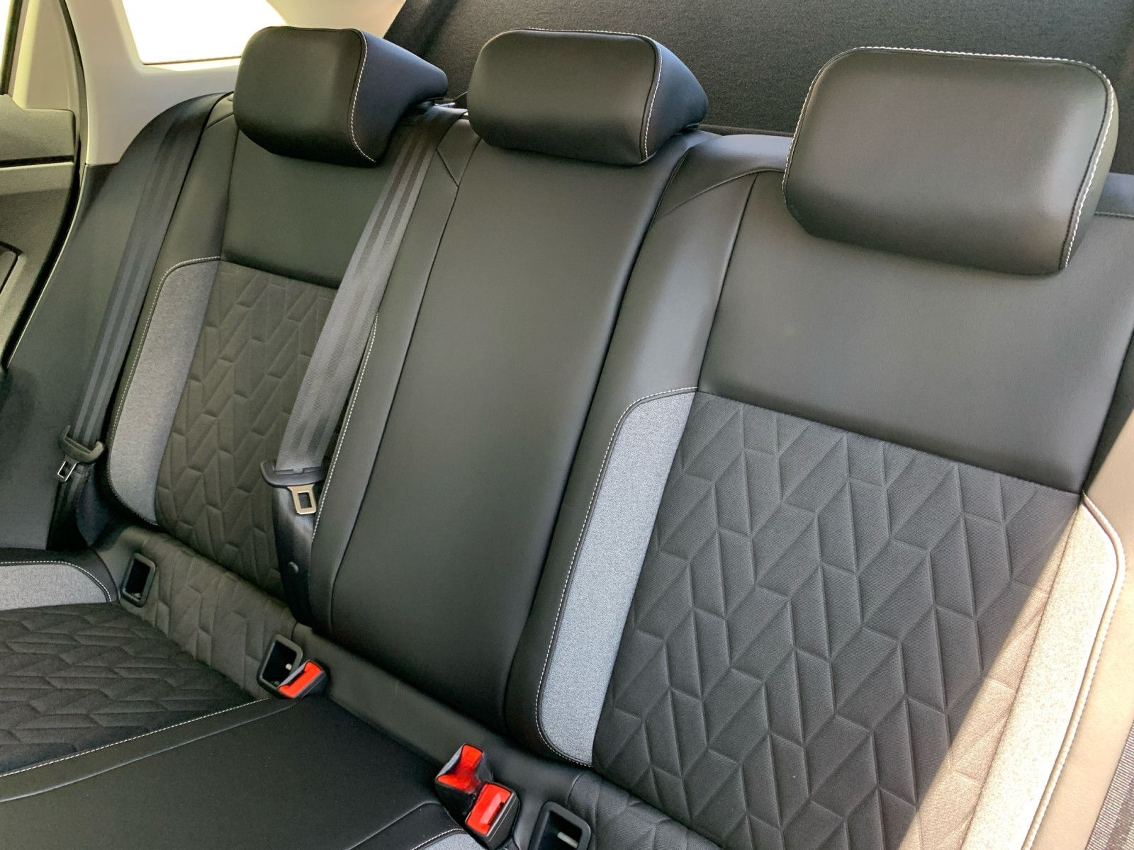 Volkswagen Taigo GOAL 1,0TSI 70kW PDC LED ALU CARPLAY foto 11