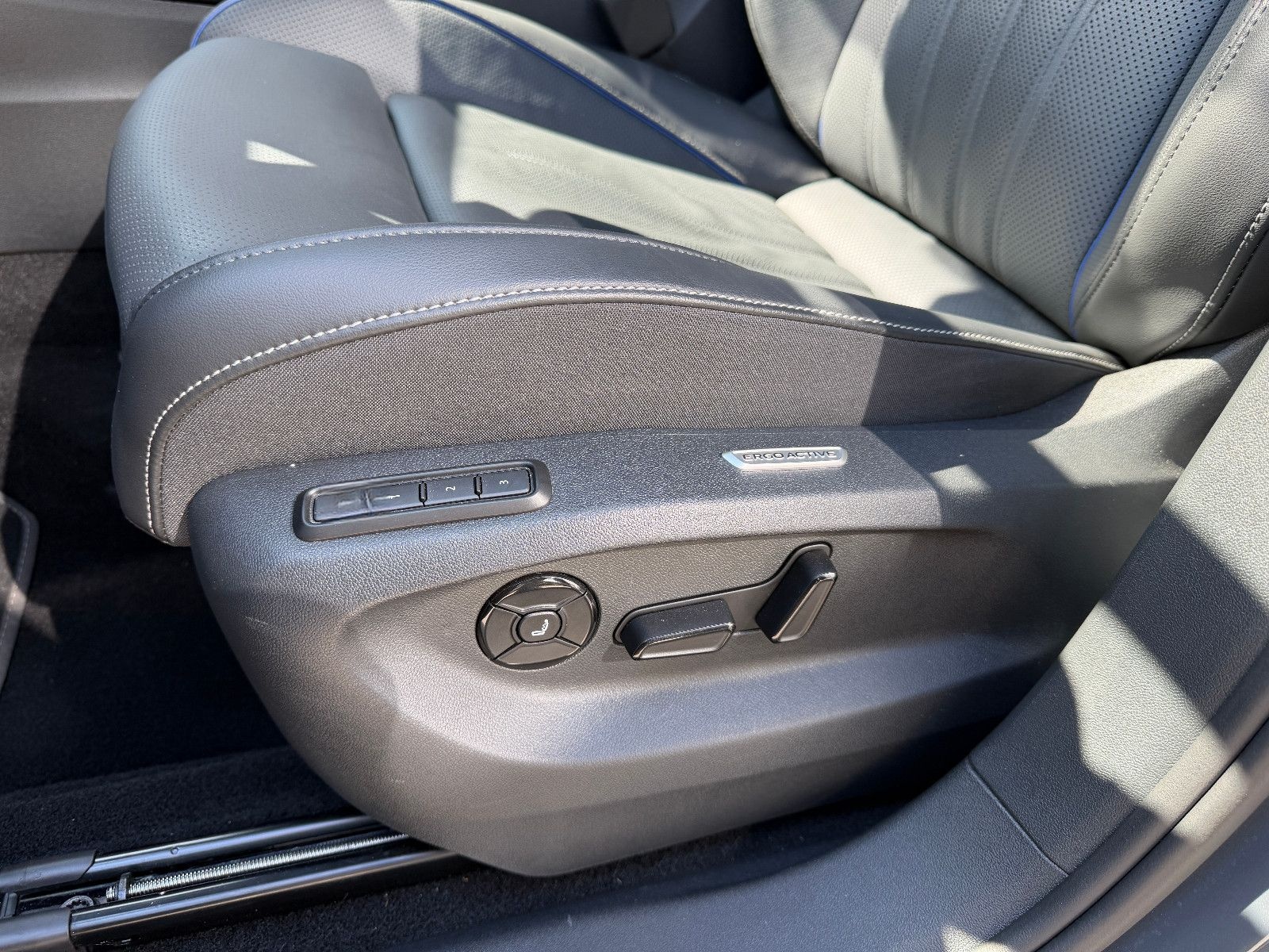 Volkswagen Tayron 2.0 TDI 142 kW 4Motion R-Line, VOLL! foto 25