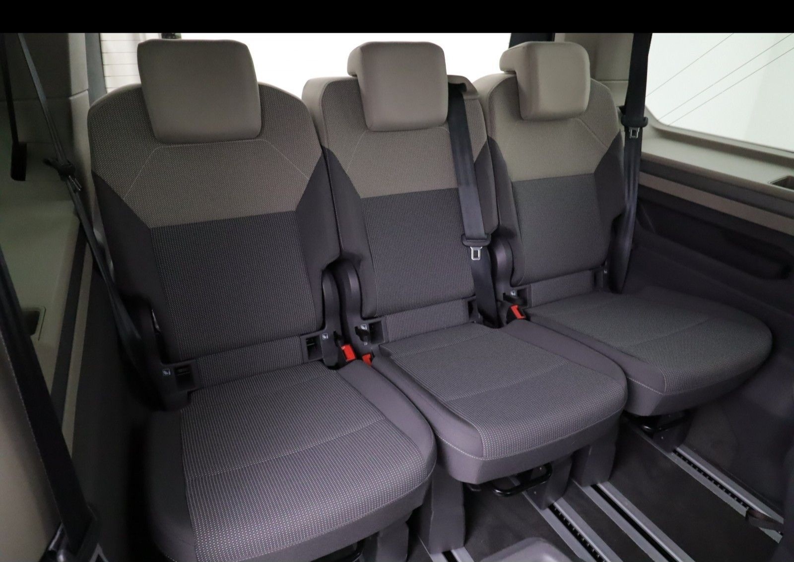 Volkswagen T7 MULTIVAN LIFE K 2.0 TDI DSG (+EURO6+NAVI) LED foto 8