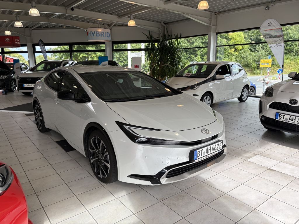 Toyota Prius Plug-in Hybrid Executive (XW6) foto 3