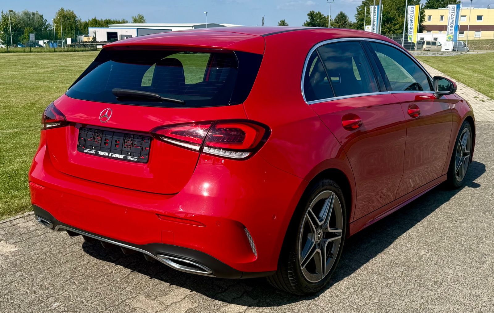 Mercedes-Benz A 200 AMG LED NAVI AUTOM. 8xALU Leder foto 4