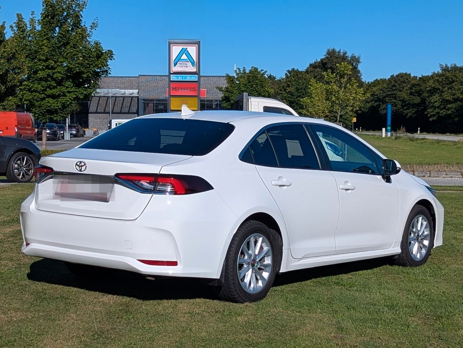 Toyota Corolla 1.5 Sport AUTO KAMERA NAVI SPUR ACC foto 6