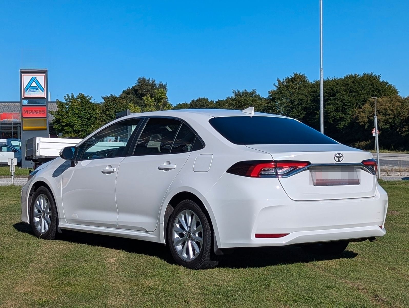 Toyota Corolla 1.5 Sport AUTO KAMERA NAVI SPUR ACC foto 8