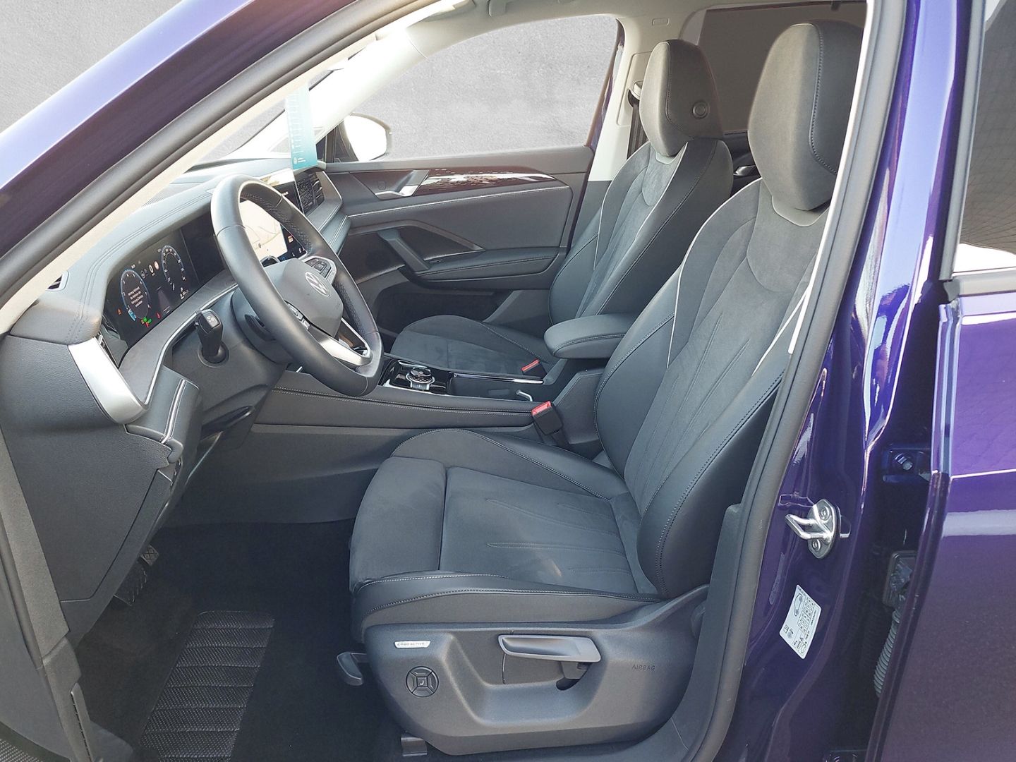 Volkswagen Tayron 1.5 eTSI Elegance AHK Navi LED Massagesit foto 13
