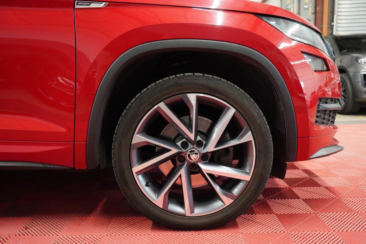 Skoda Kodiaq 2.0 TDI DSG Sport 4x4*1.Hand*Unfallfrei* foto 5