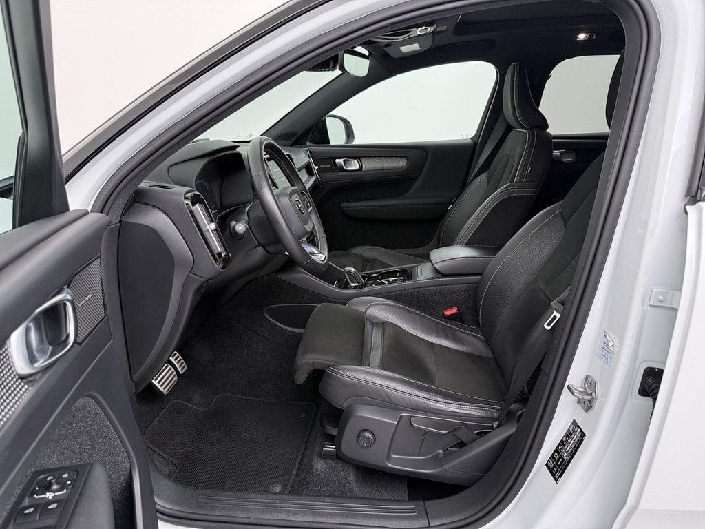 Volvo XC 40 D4 AWD R-Design 6d-TEMP foto 12