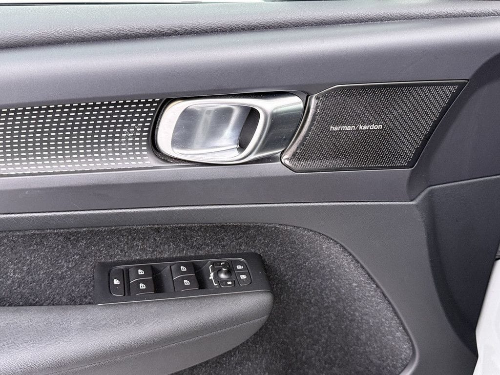 Volvo XC 40 D4 AWD R-Design 6d-TEMP foto 13