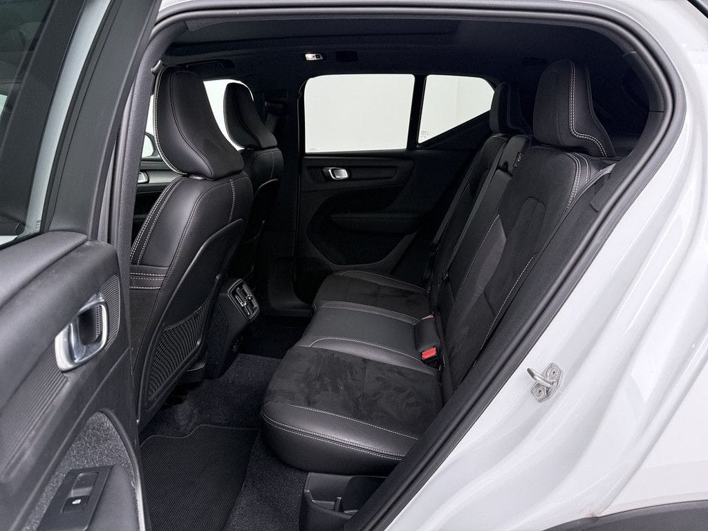 Volvo XC 40 D4 AWD R-Design 6d-TEMP foto 14