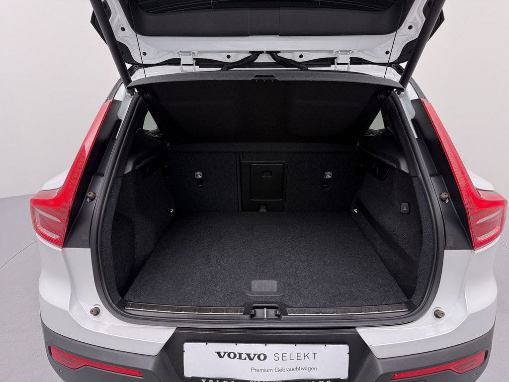 Volvo XC 40 D4 AWD R-Design 6d-TEMP foto 15