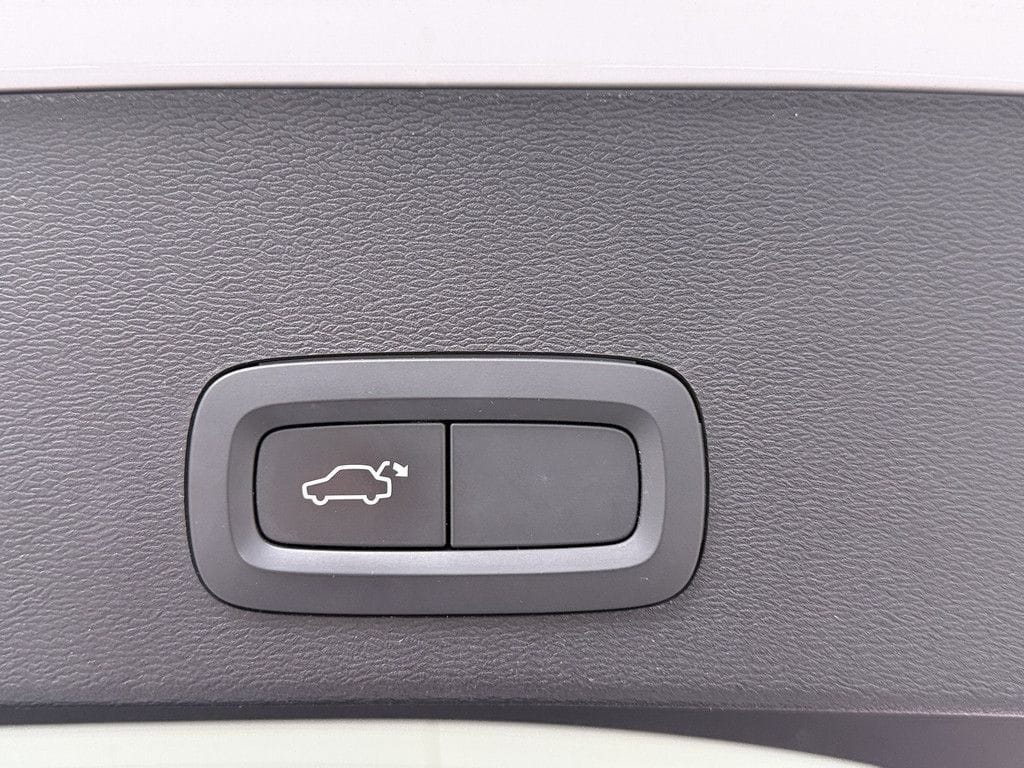 Volvo XC 40 D4 AWD R-Design 6d-TEMP foto 17