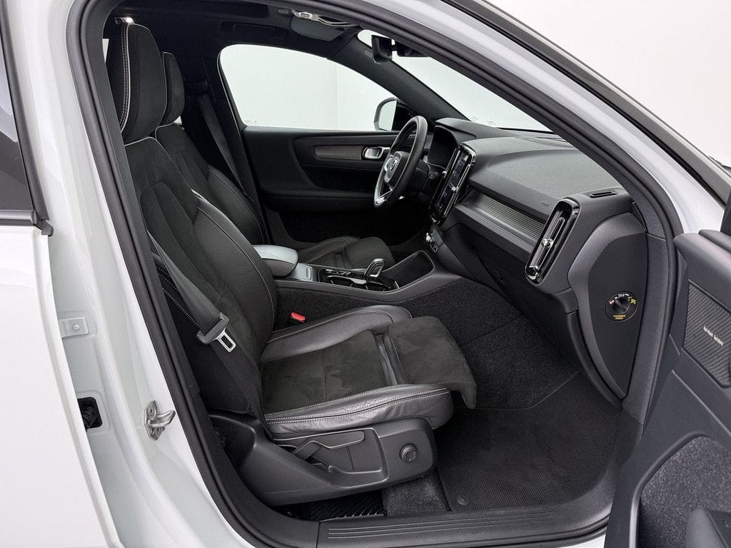 Volvo XC 40 D4 AWD R-Design 6d-TEMP foto 19