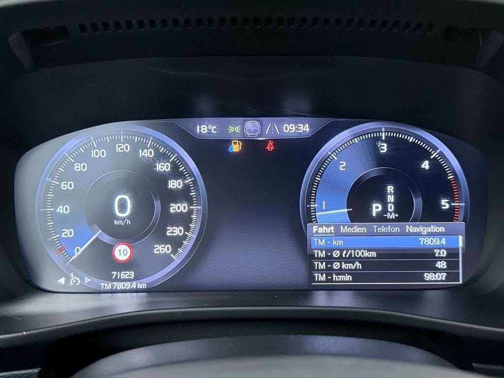 Volvo XC 40 D4 AWD R-Design 6d-TEMP foto 21