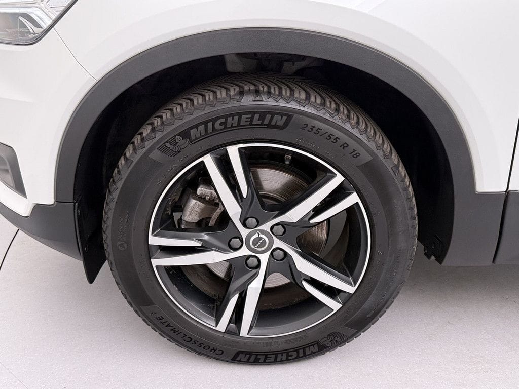 Volvo XC 40 D4 AWD R-Design 6d-TEMP foto 9