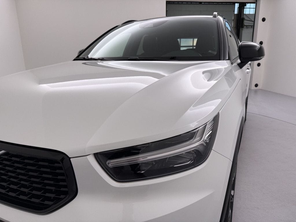 Volvo XC 40 D4 AWD R-Design 6d-TEMP foto 10