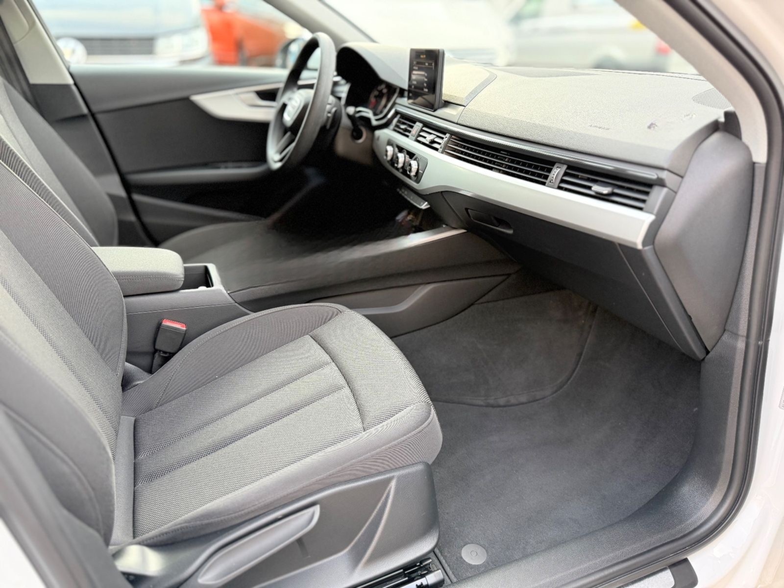 Audi A4 Lim.AUTOMATI/PDC/KAMERA/TEMPOMA/I HAND foto 15