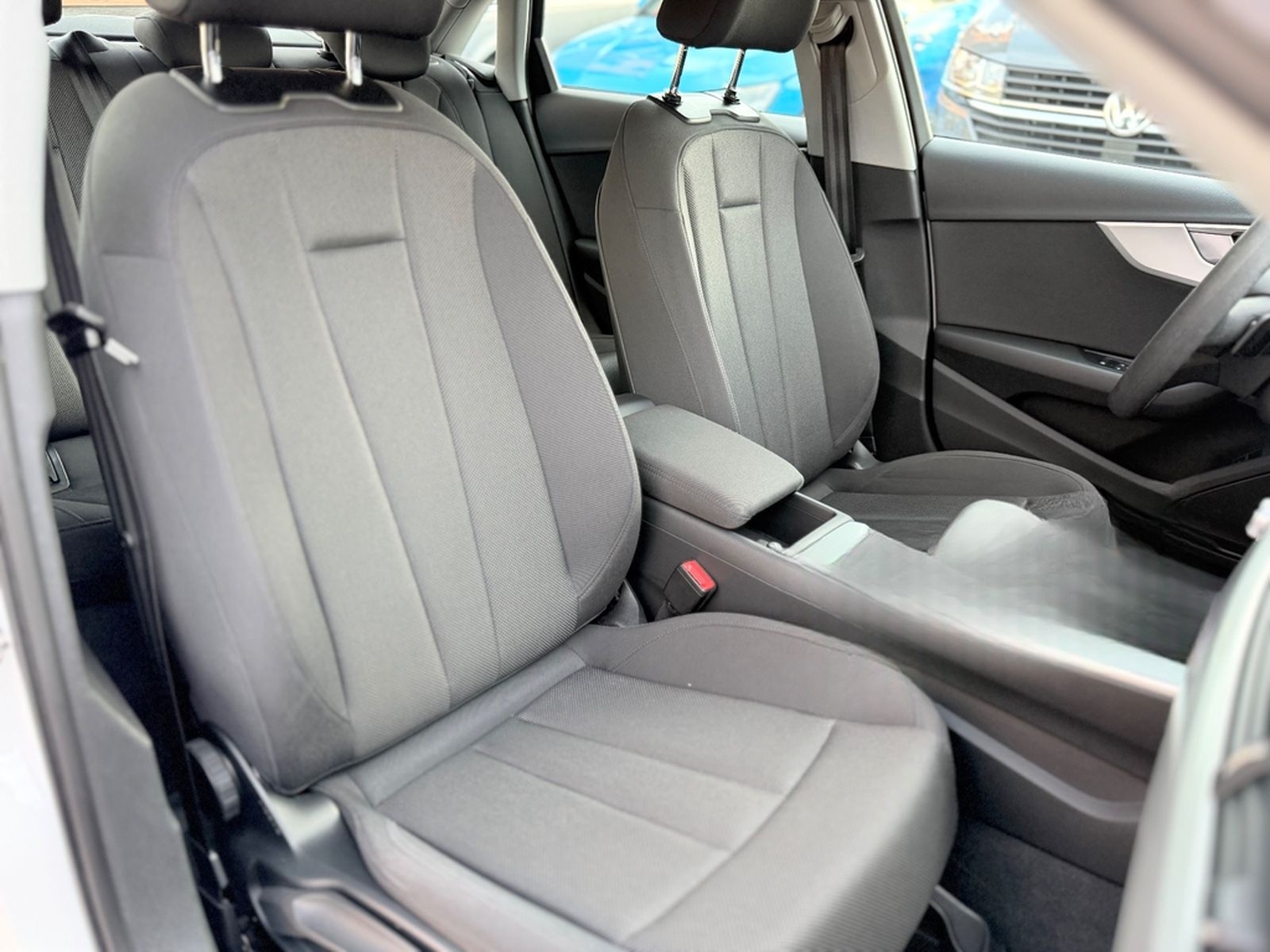 Audi A4 Lim.AUTOMATI/PDC/KAMERA/TEMPOMA/I HAND foto 20