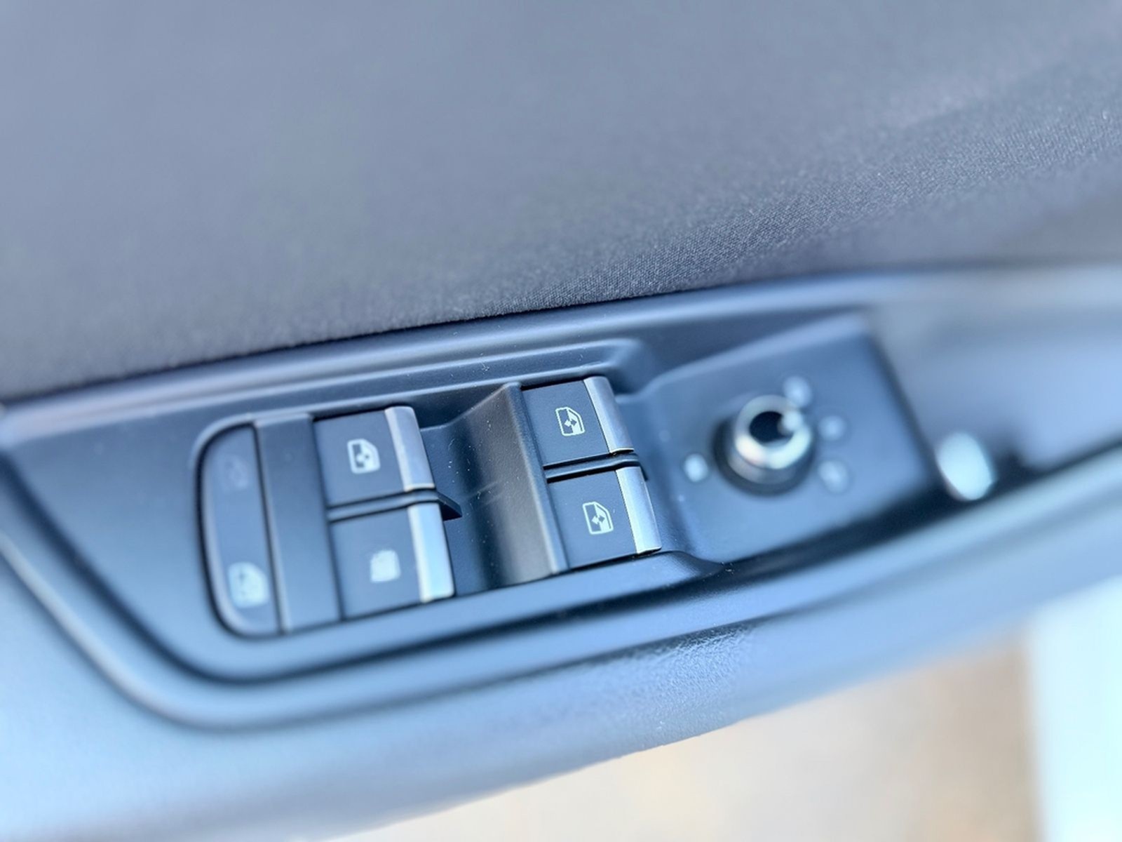 Audi A4 Lim.AUTOMATI/PDC/KAMERA/TEMPOMA/I HAND foto 35