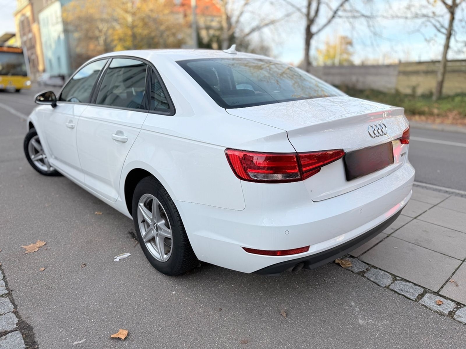 Audi A4 Lim.AUTOMATI/PDC/KAMERA/TEMPOMA/I HAND foto 36