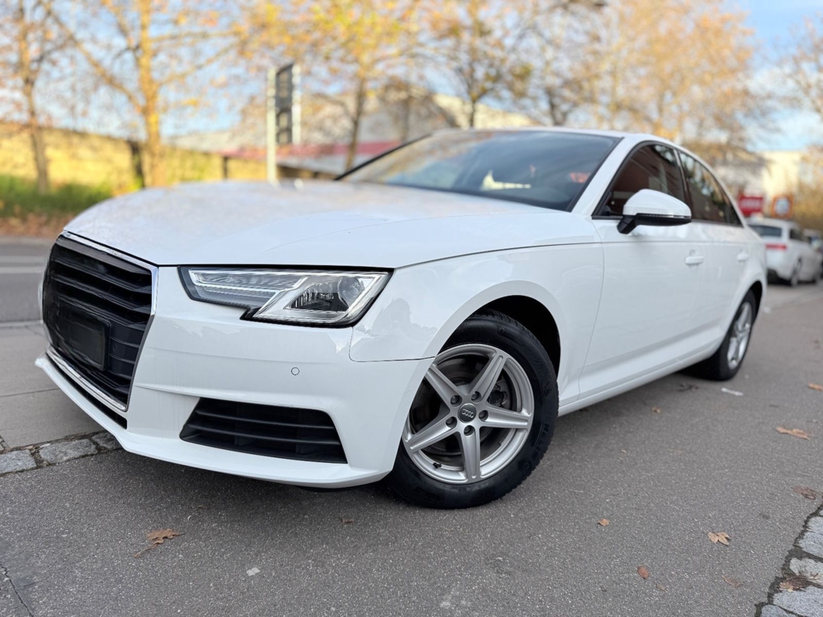 Audi A4 Lim.AUTOMATI/PDC/KAMERA/TEMPOMA/I HAND foto 38