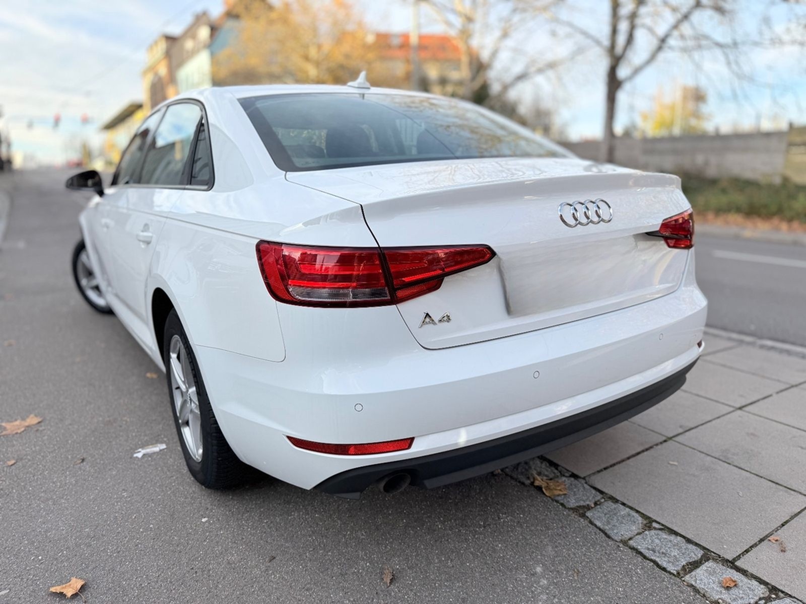 Audi A4 Lim.AUTOMATI/PDC/KAMERA/TEMPOMA/I HAND foto 5