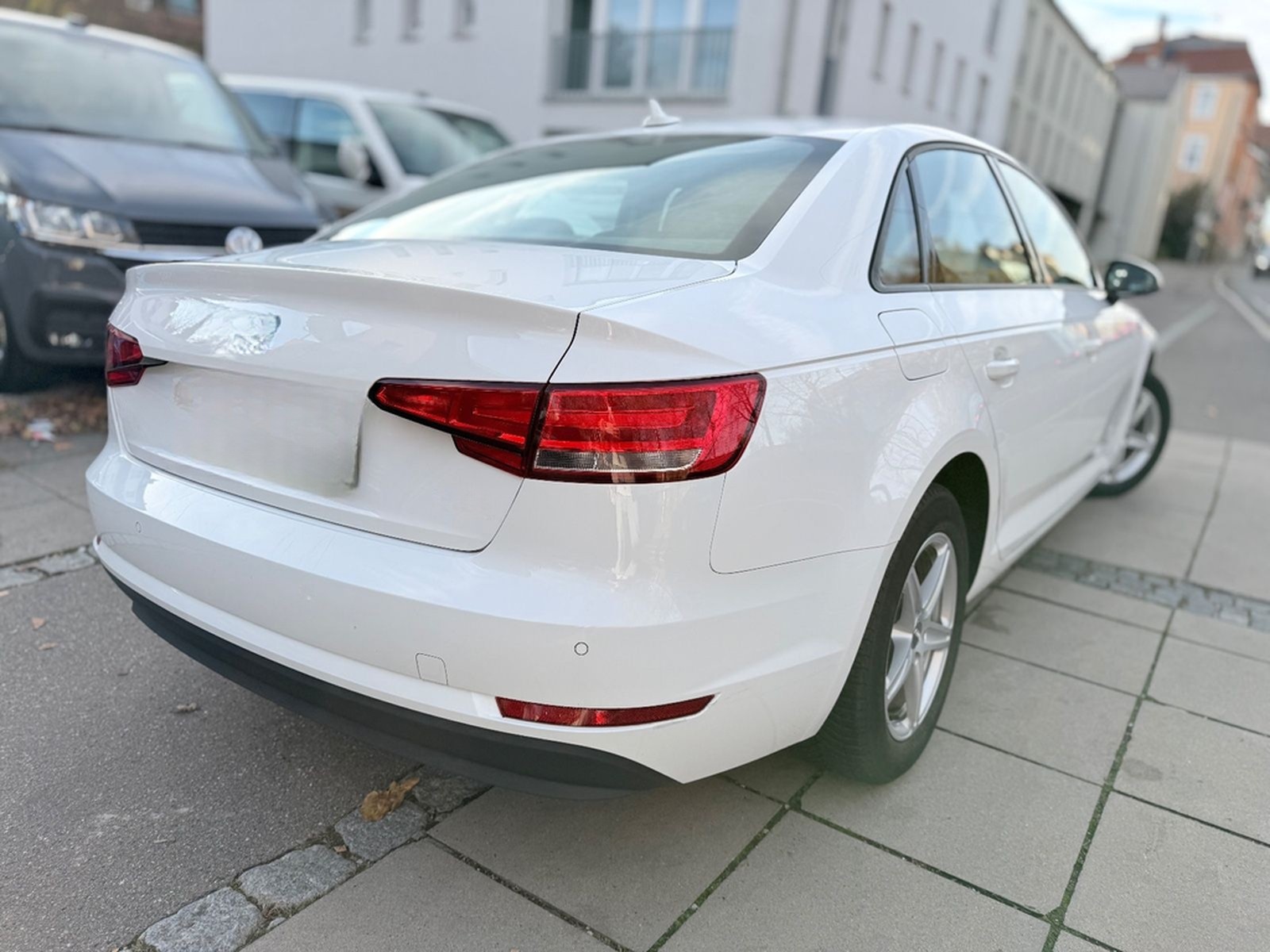 Audi A4 Lim.AUTOMATI/PDC/KAMERA/TEMPOMA/I HAND foto 7