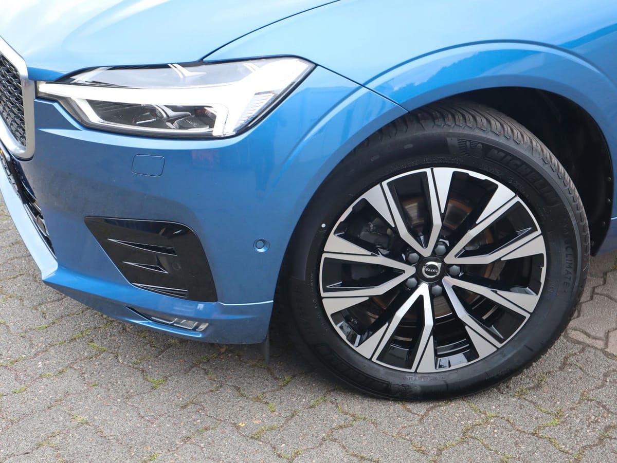 Volvo XC60 D4 R Design FWD foto 4