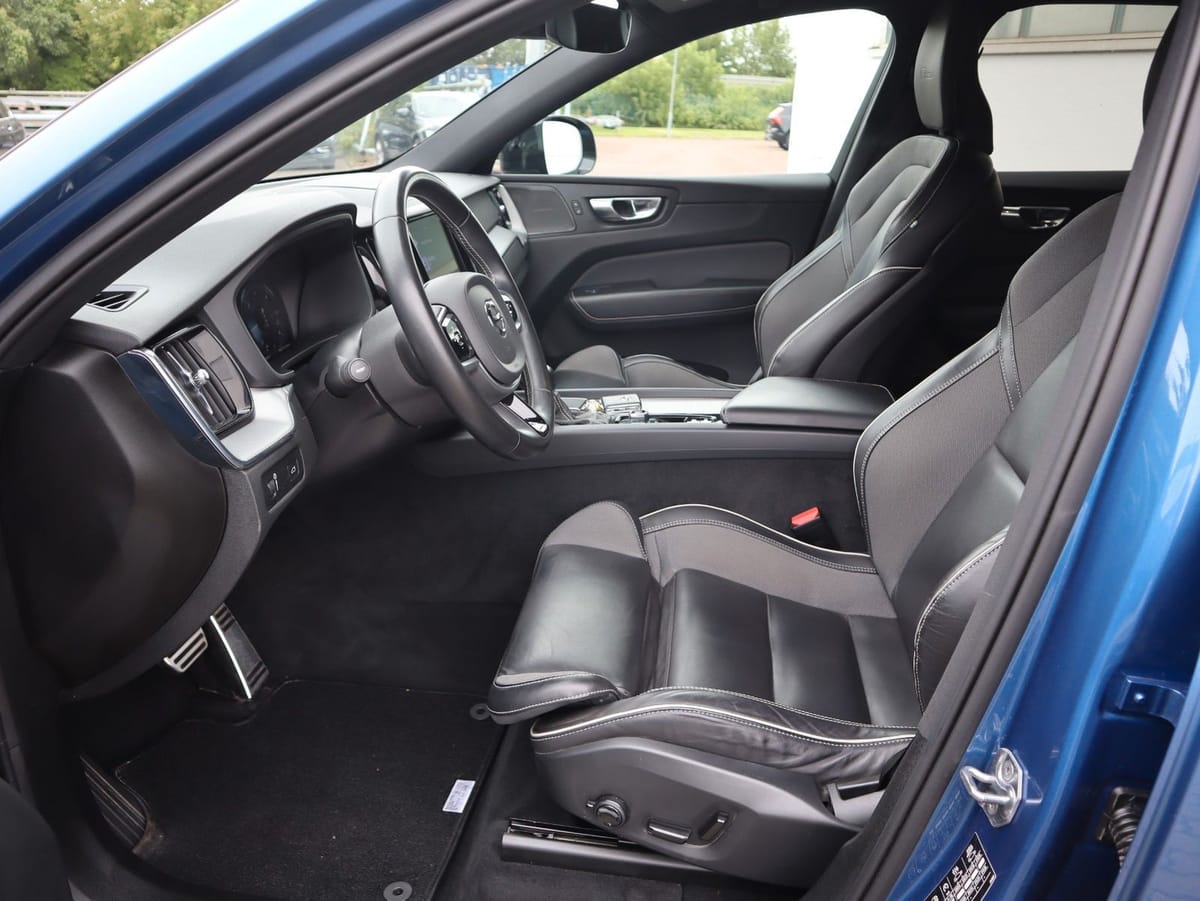 Volvo XC60 D4 R Design FWD foto 5