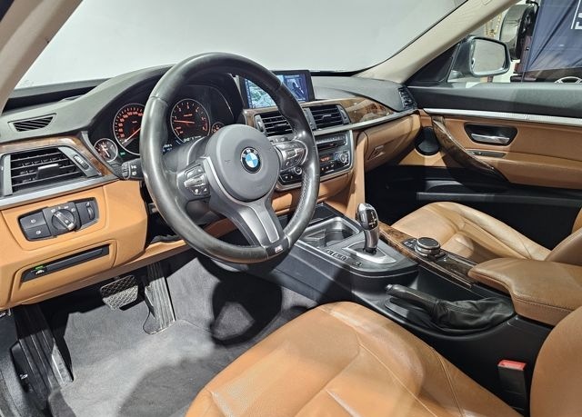BMW 330 Gran Turismo xDrive Luxury Line Pano Hud 19' foto 16