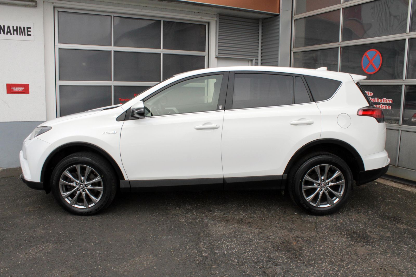 Toyota RAV 4 2.5 4x2 Hybrid Team D  WENIG KILOMETER !!! foto 2