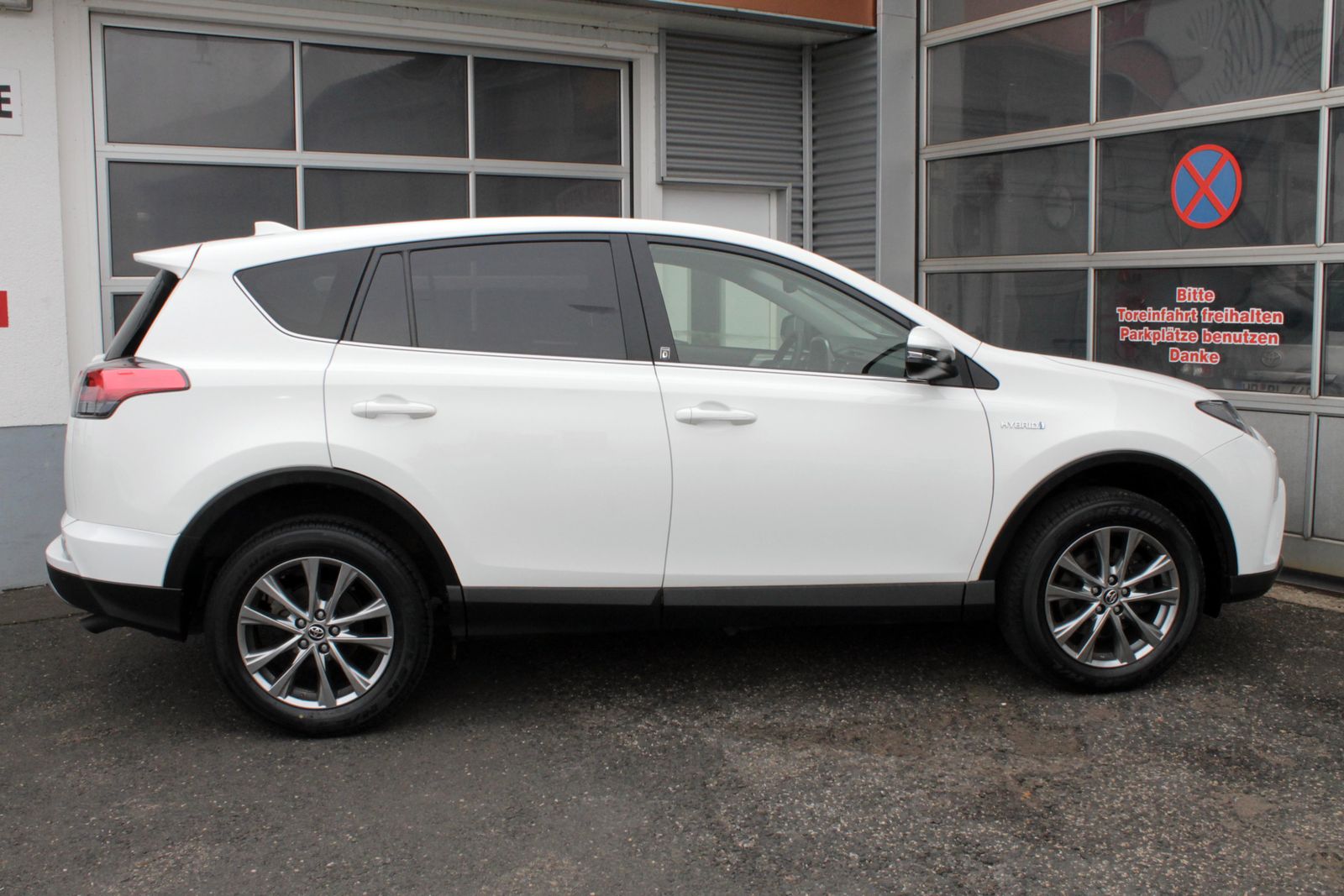 Toyota RAV 4 2.5 4x2 Hybrid Team D  WENIG KILOMETER !!! foto 4