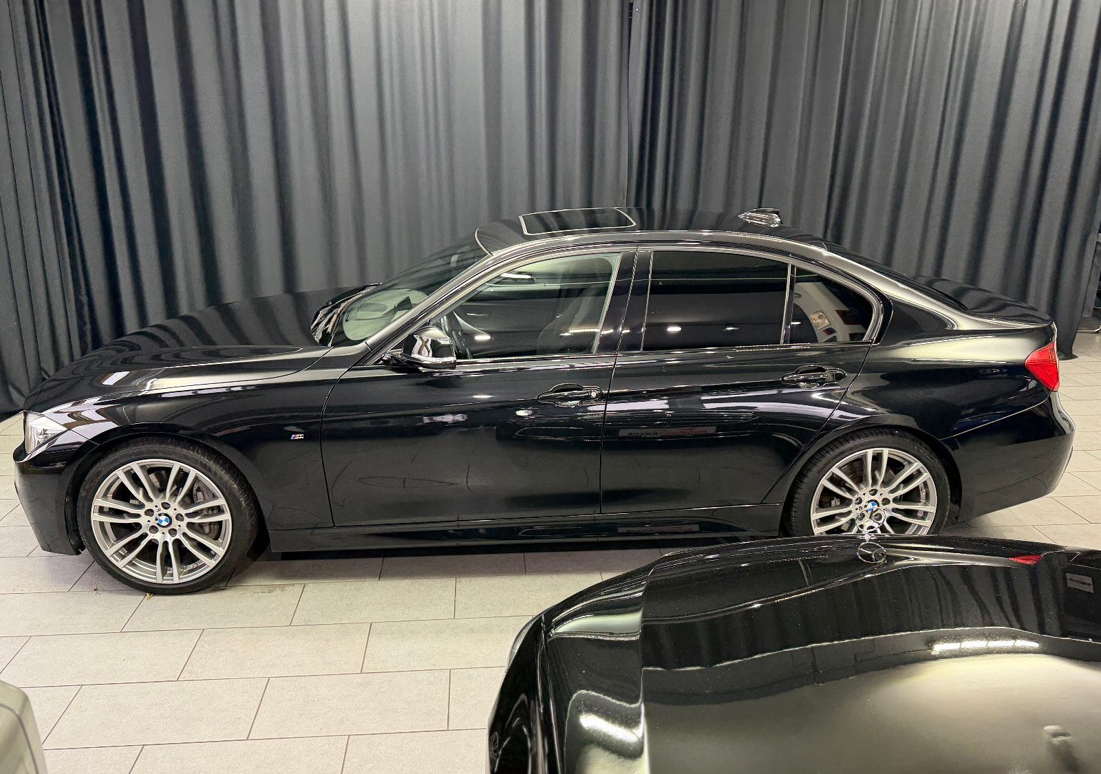 BMW 335i |M-PAKET|M-PERFORMANCE|AUTOMATIK|19-ZOLL foto 2