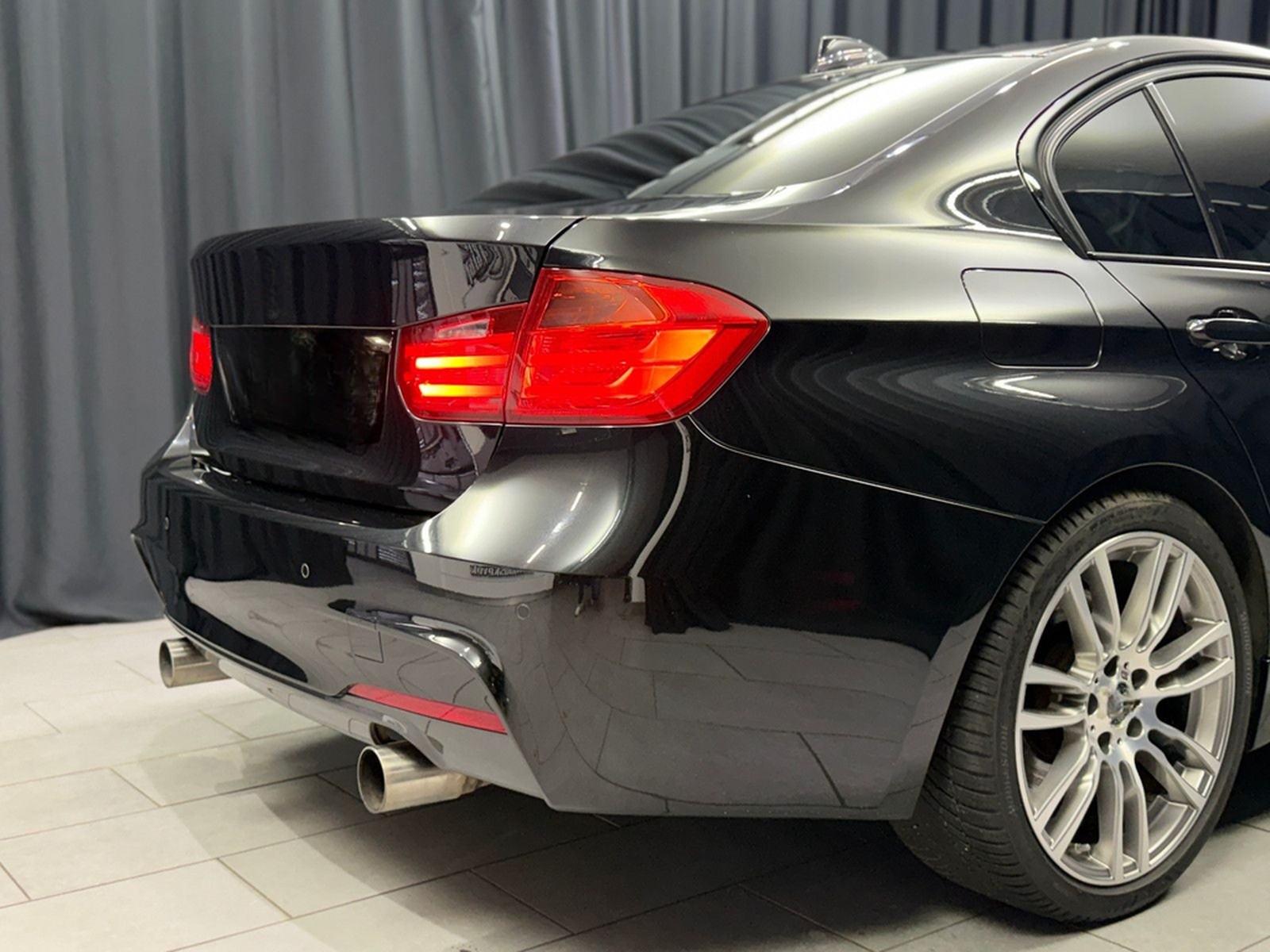 BMW 335i |M-PAKET|M-PERFORMANCE|AUTOMATIK|19-ZOLL foto 16