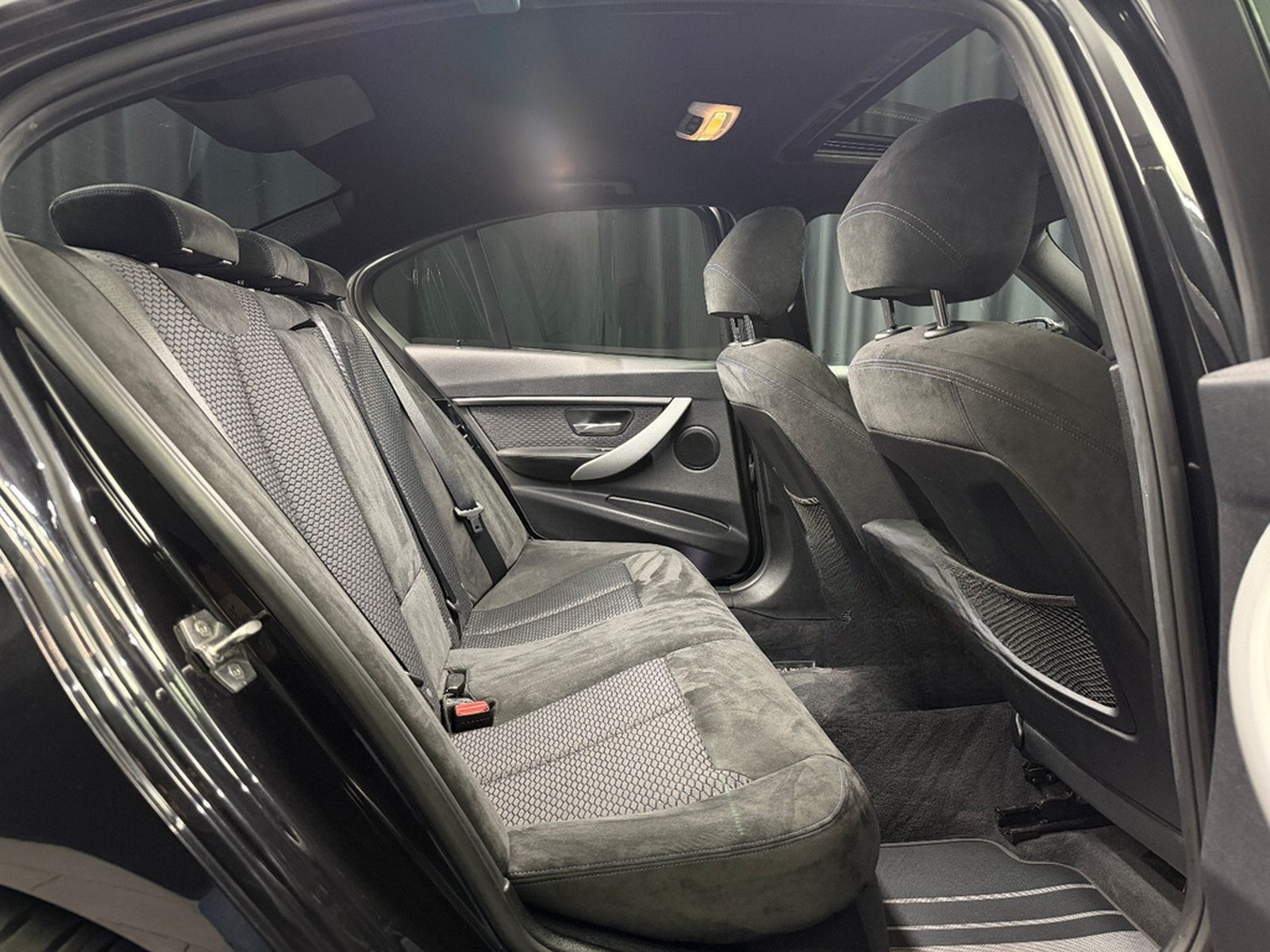BMW 335i |M-PAKET|M-PERFORMANCE|AUTOMATIK|19-ZOLL foto 35