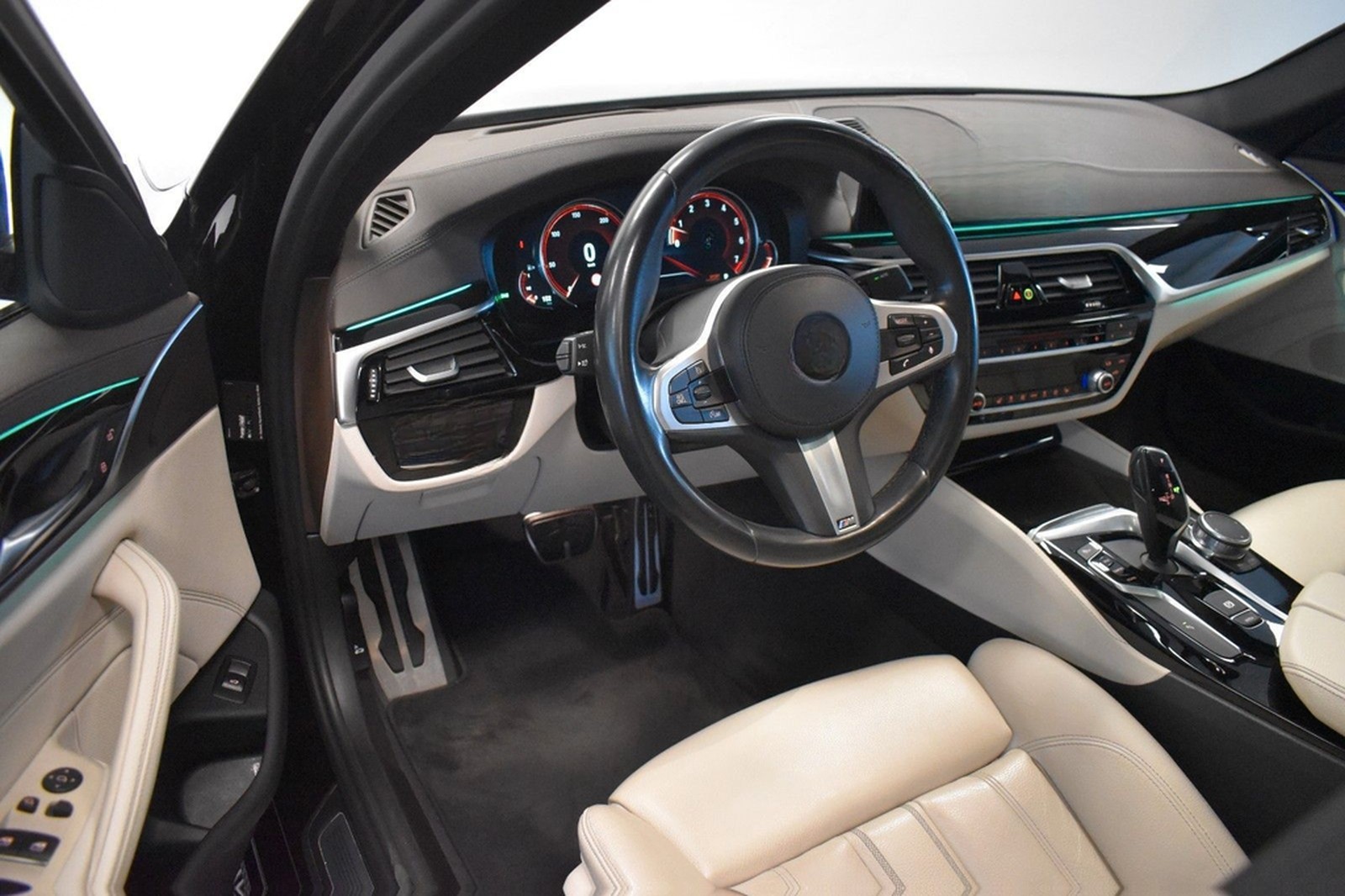 BMW 540 i Lim. M Sport *LED *HUD *S-DACH *SONDERLACK foto 14